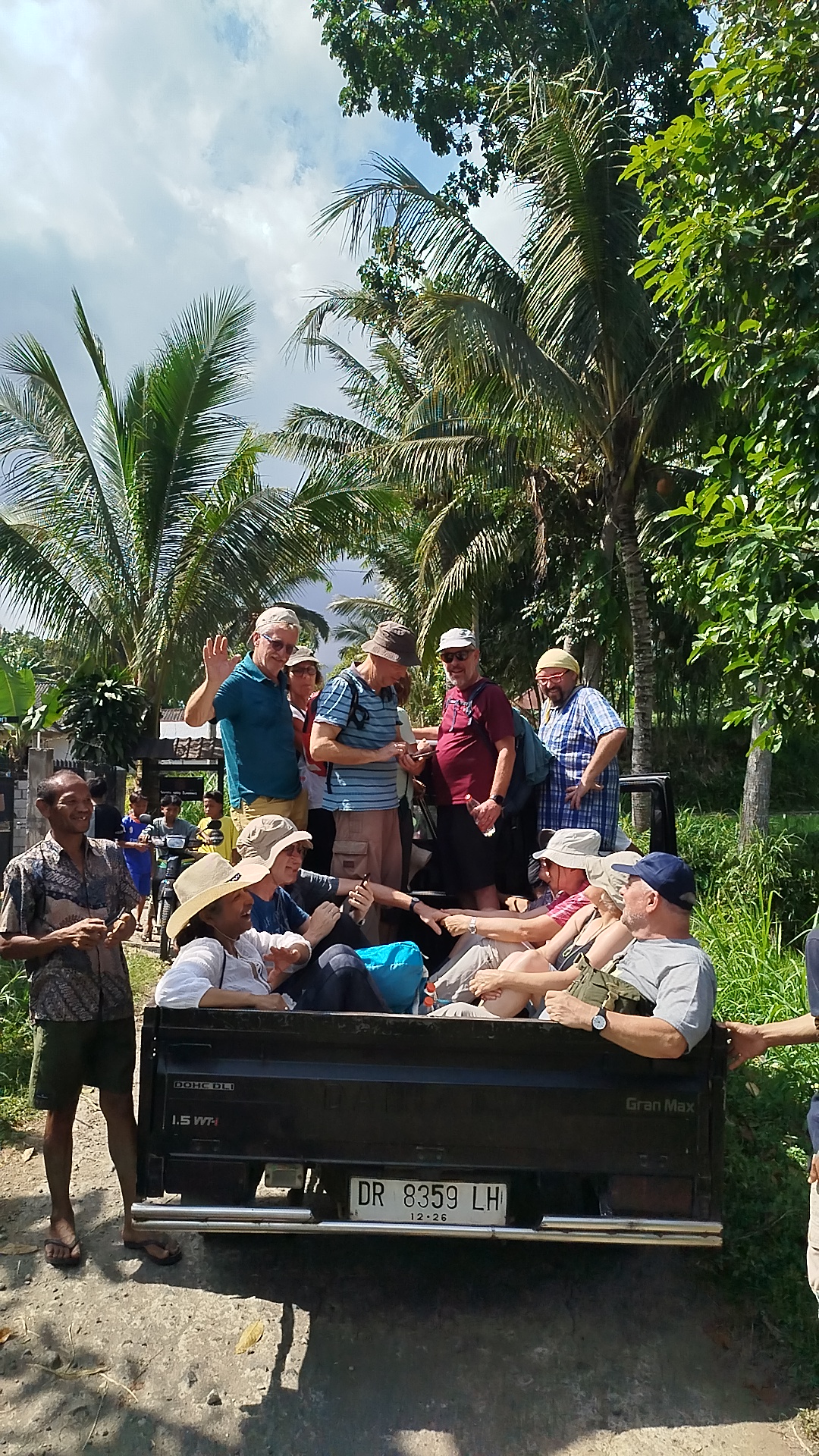 perjalanan-local-tour.jpg