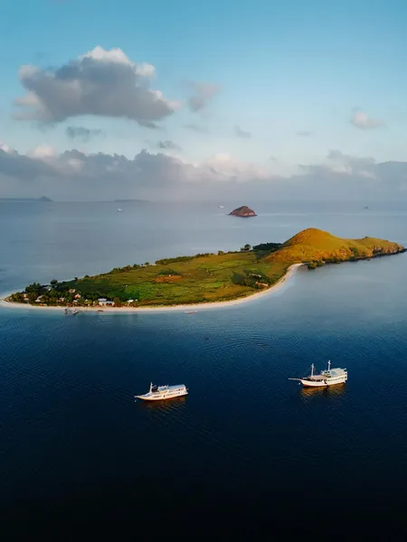 Pulau Kenawa & Pulau Pasir Bintang - Tetebatu Itinerary